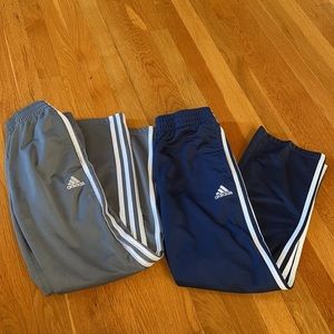TWO Adidas boys Essential pants